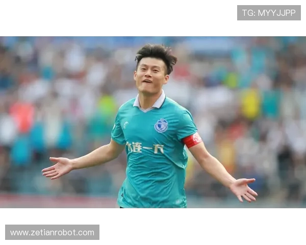 杨一鸣百场里程碑!深圳铁卫书写家乡足球传奇